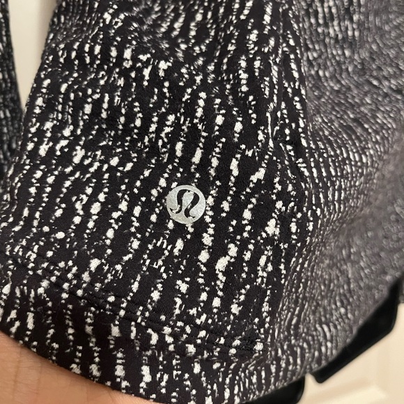 Lululemon long sleeve (excellent condition) - Picture 2 of 6